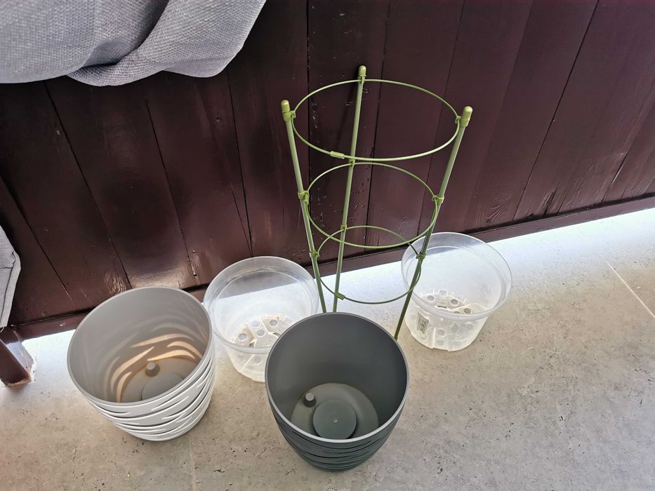 Zestaw ogrodowy balkonowy doniczki spryskiwacz