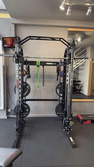 Maquinas de ginasio.