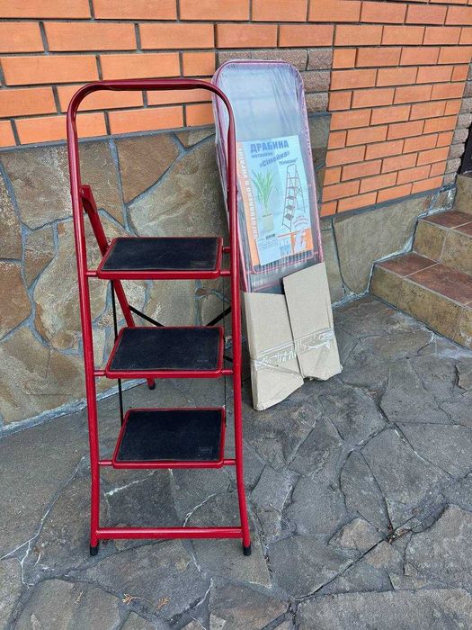 Лестница на 3 4 5 ступеньки с резиновыми ковриками. Драбина. Стремянка