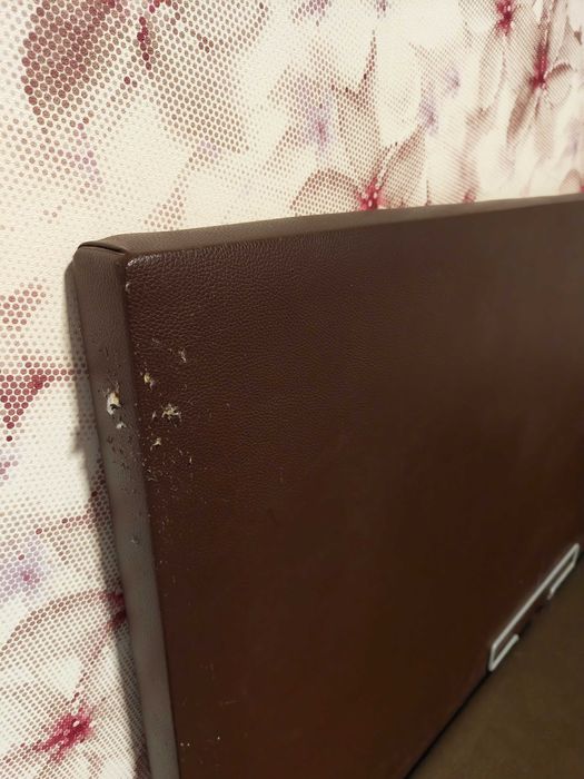 Cama casal com cabeceira usada