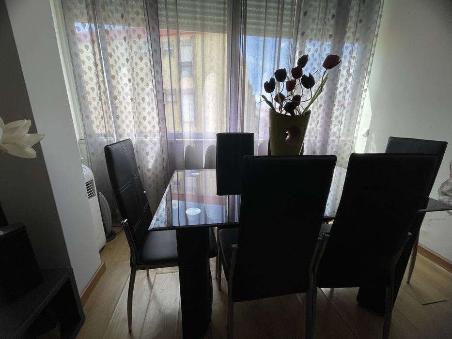 Conjunto Mesa e Cadeiras