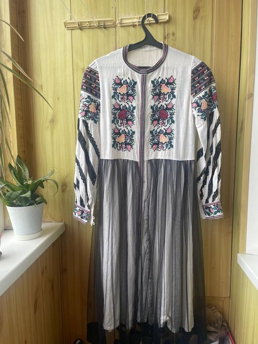 Вишите плаття  б/ у