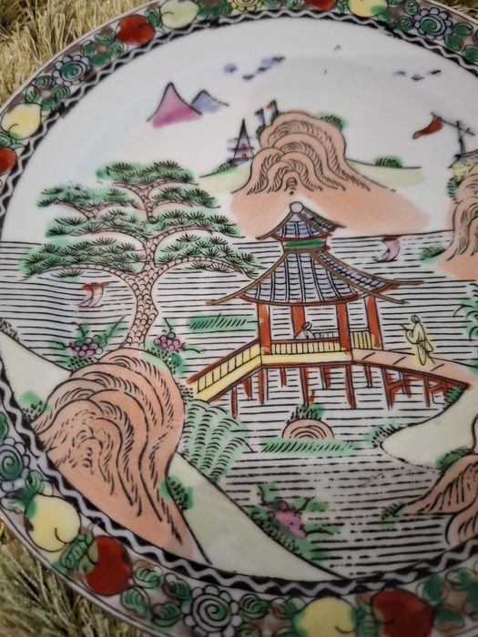 Prato de Porcelana fabricado em Macau 
Pintado
Diâmetro 18 cm