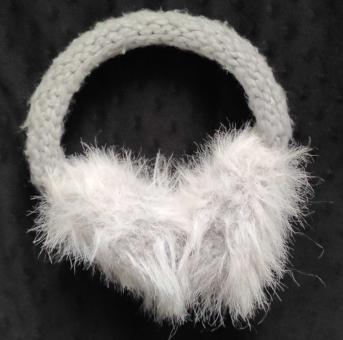 Śliczne szare nauszniki