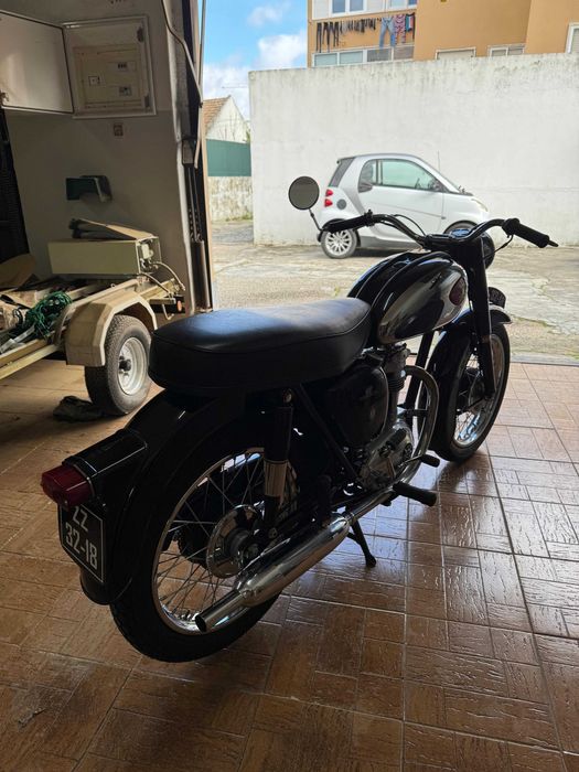 Moto Clássica, BSA C15