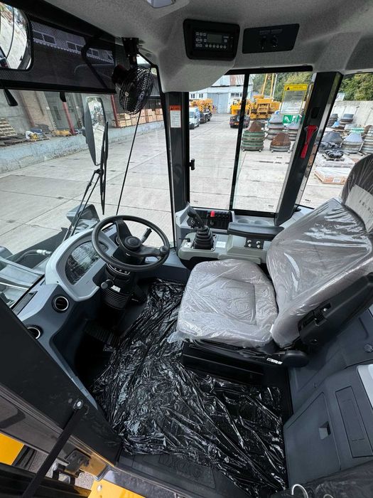 Фронтальний навантажувач XCMG XC938 погрузчик 3.5 тон