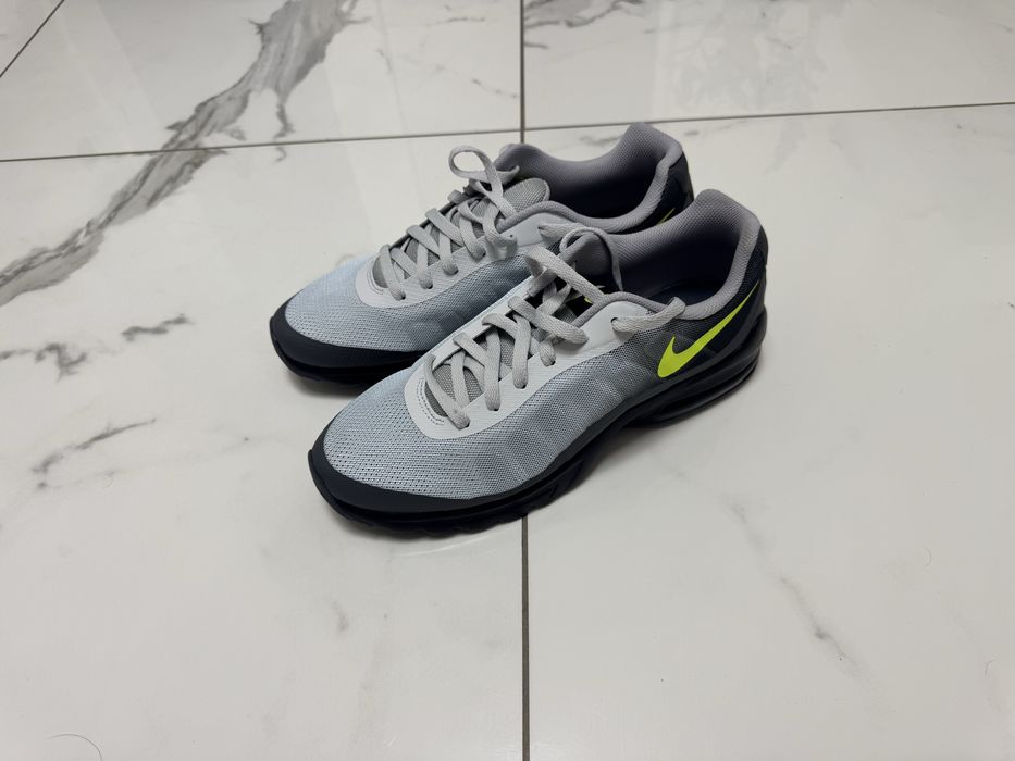 Nike Air Max Invigor