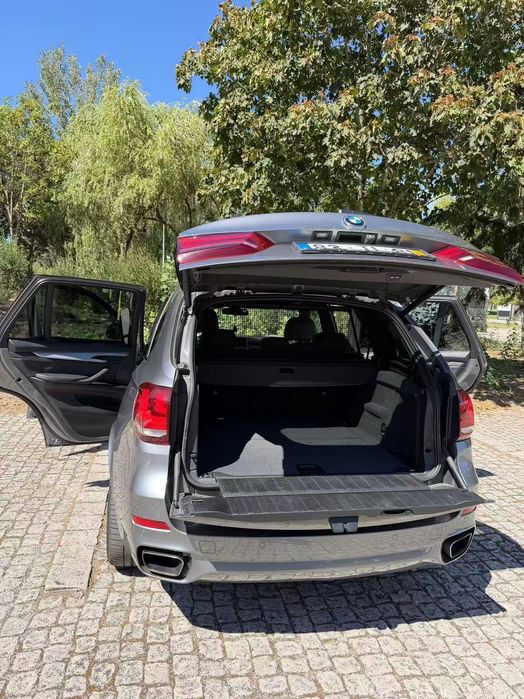 Bmw X5 impecável full extra, volante desportivo  7 lugares. Não aceito retoma, apenas venda.