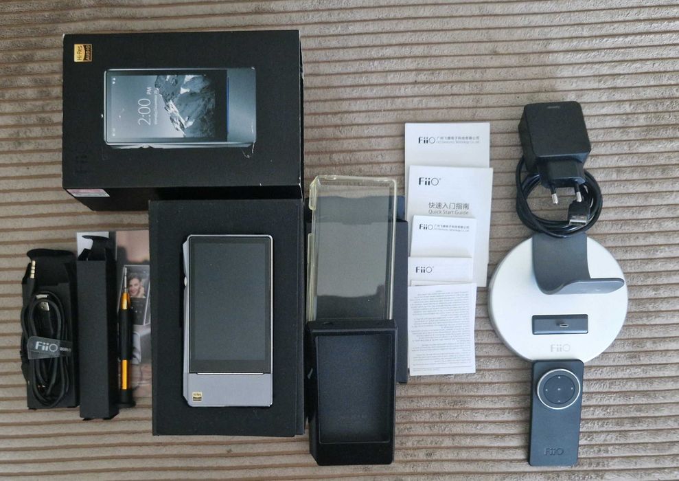 Odtwarzacz przenośny DAP Fiio FX7221 plus stacja dokująca