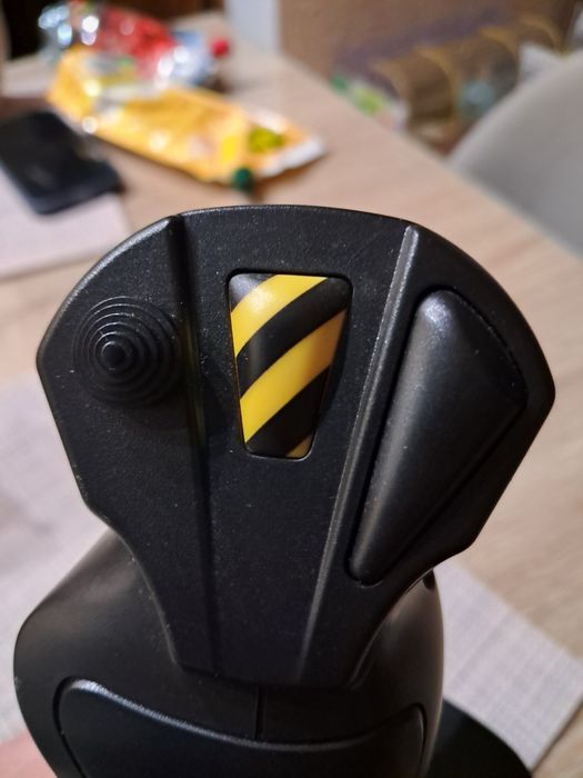 Джойстик Thrustmaster