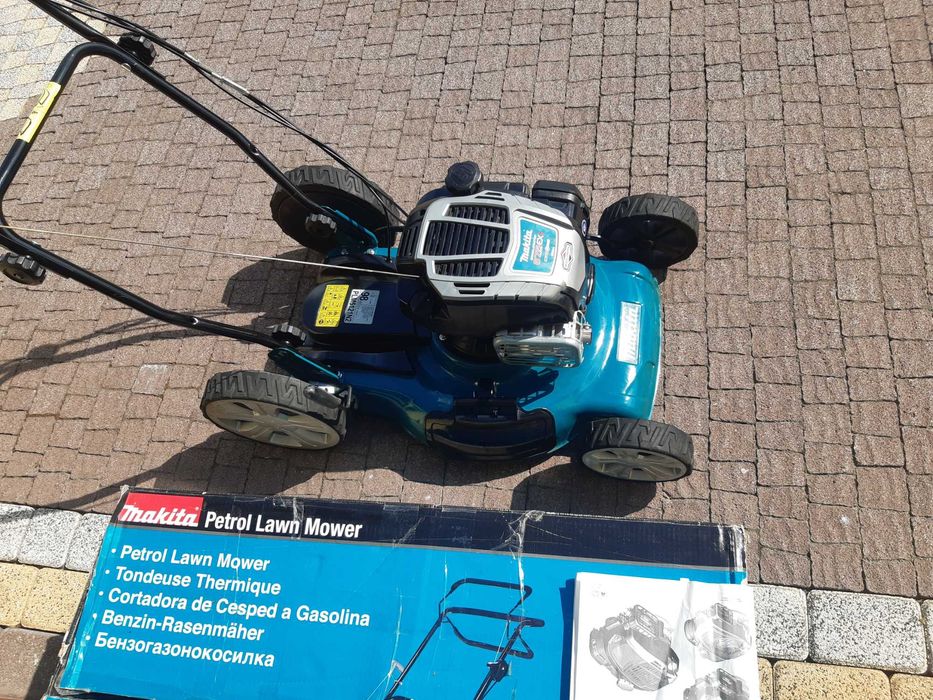 Kosiarka spalinowa Makita PLM5121N2