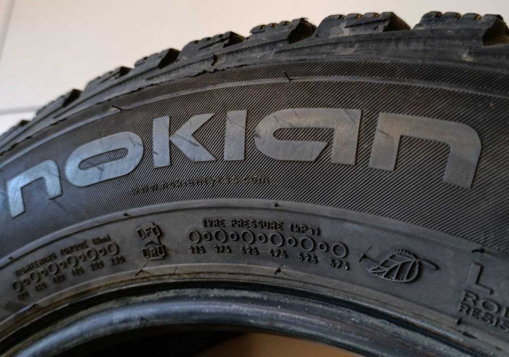 Пара шин б/у 205/65R16C 107/105T Nokian WRC3