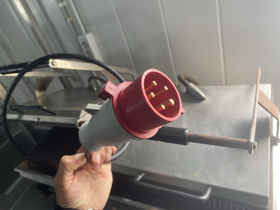 Infra dupla trifásica