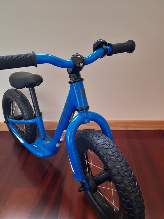 Bicicleta para criança sem pedais Specialized Hot Walk