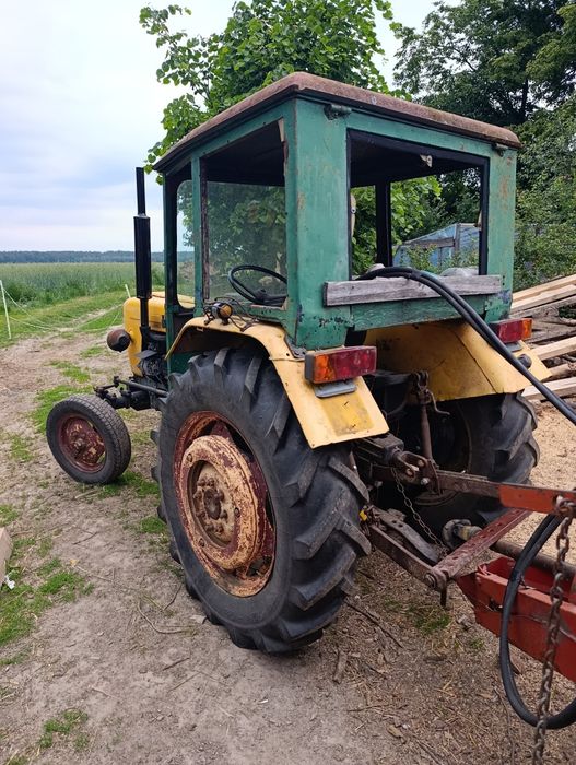 Traktor  ciągnik c330