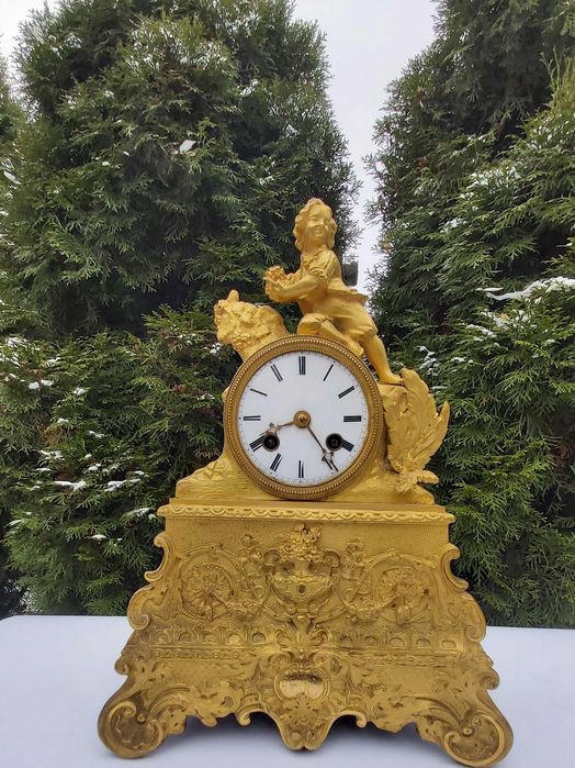 Zabytkowy zegar z brązu