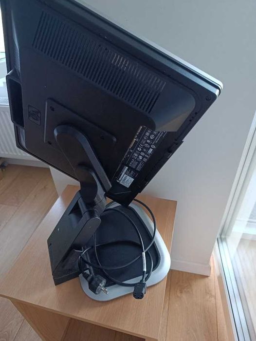Monitor HP Compaq LA1951g 19"  Sprawny