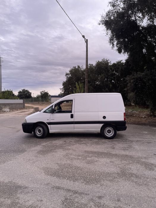 Alugo carrinhas com e sem motorista