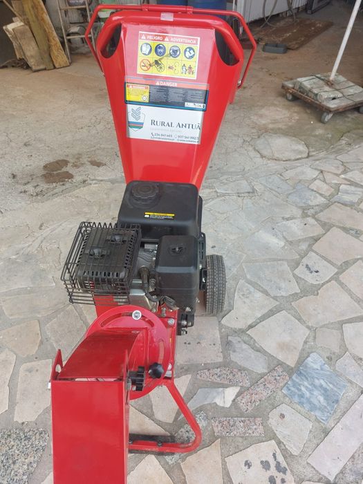 Triturador de lenha como novo