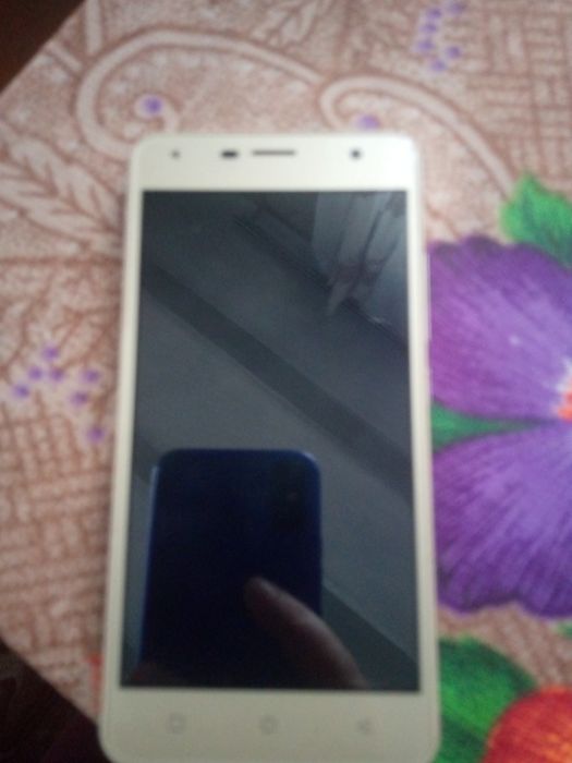 Сенсорний телефон prestigіо 7