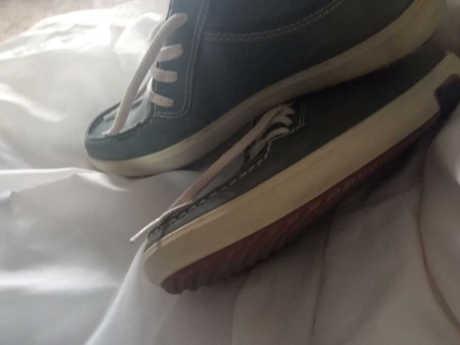 Продам кросівки ECCO