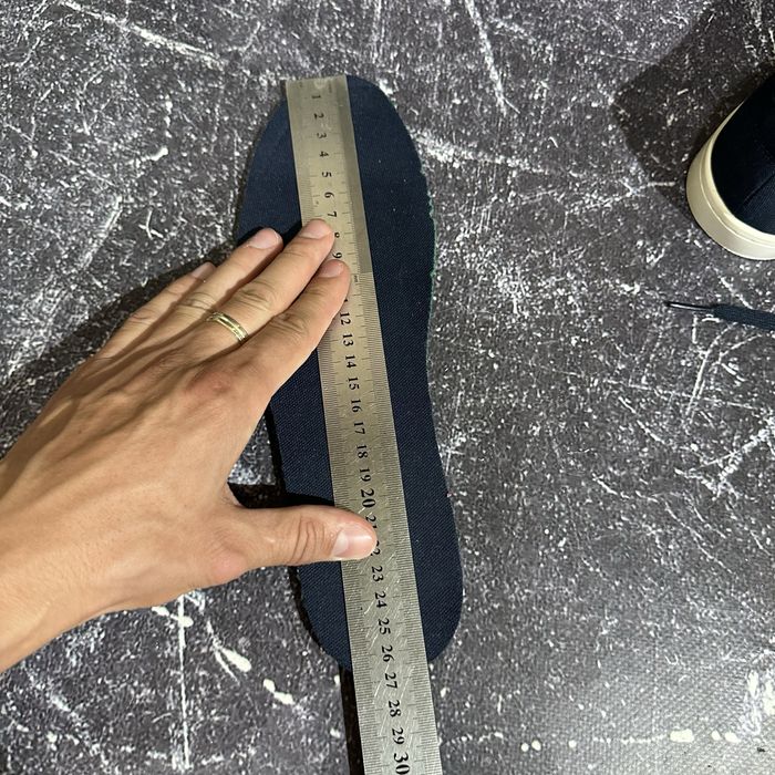 Легенькі кросівки Lacoste 41/26.5 cm
