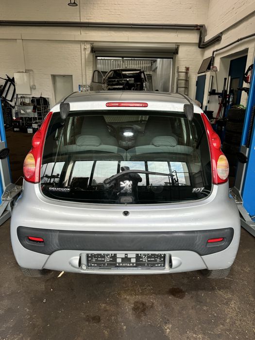 Авторазборка Peugeot 107 запчасти БУ Сірий колір шрот