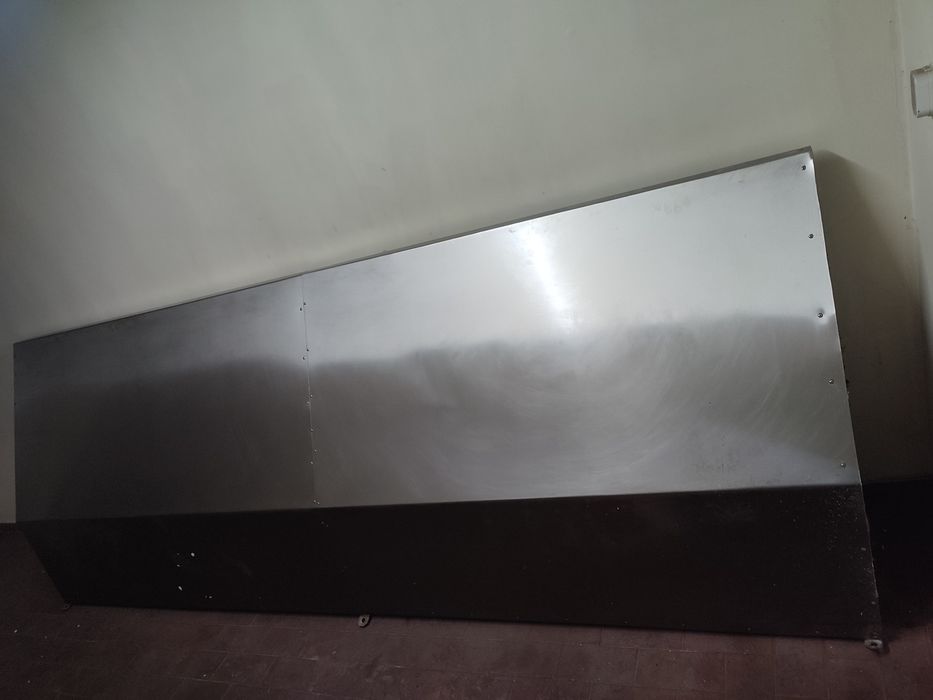 Duży okap stal nierdzewna