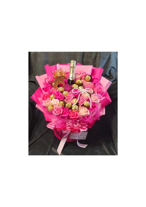 Prezent na 18 urodziny dla dziewczyny | Flower Box | Ferrero Rocher