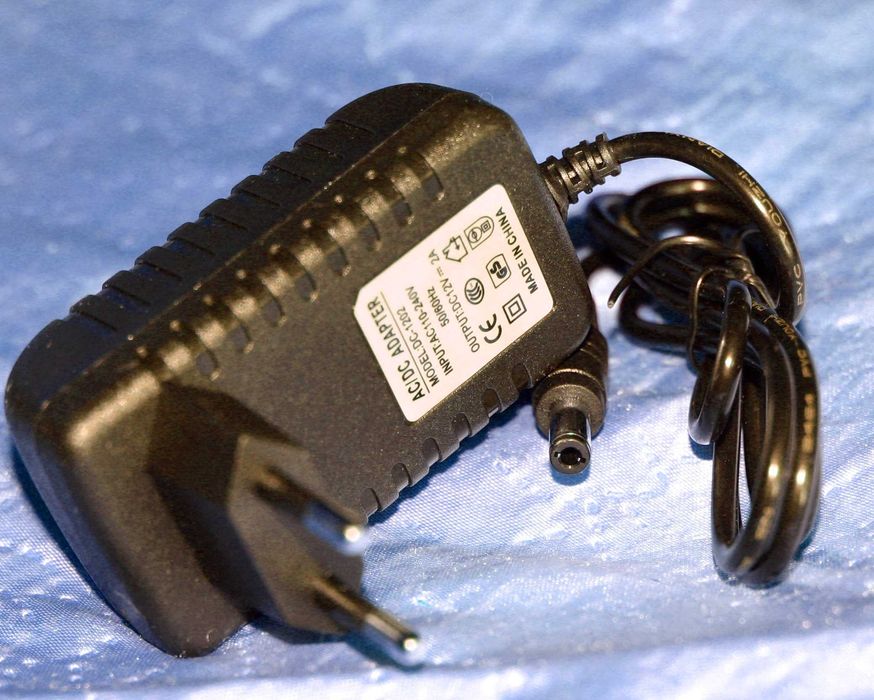 Блок живлення, зарядка, адаптер на 12 вольт. Блок питания 12 В 2 А