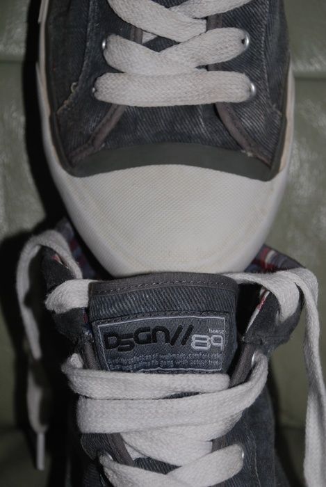 Trampki House. r. 44