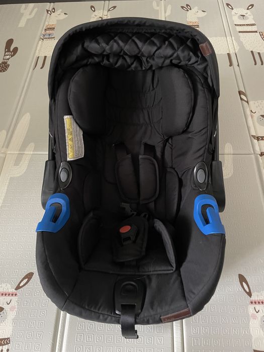 Авторкісло / автолюлька Carrelo epica