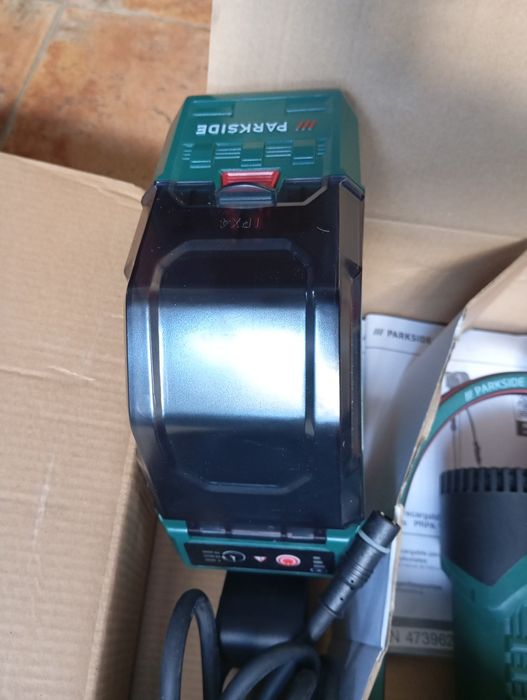 Bomba de água a bateria Parkside 12V