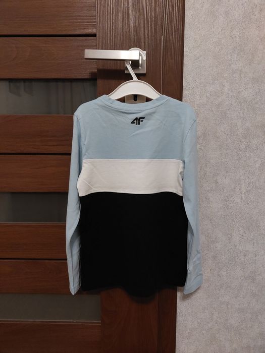 Sprzedam bluzkę 4f 122