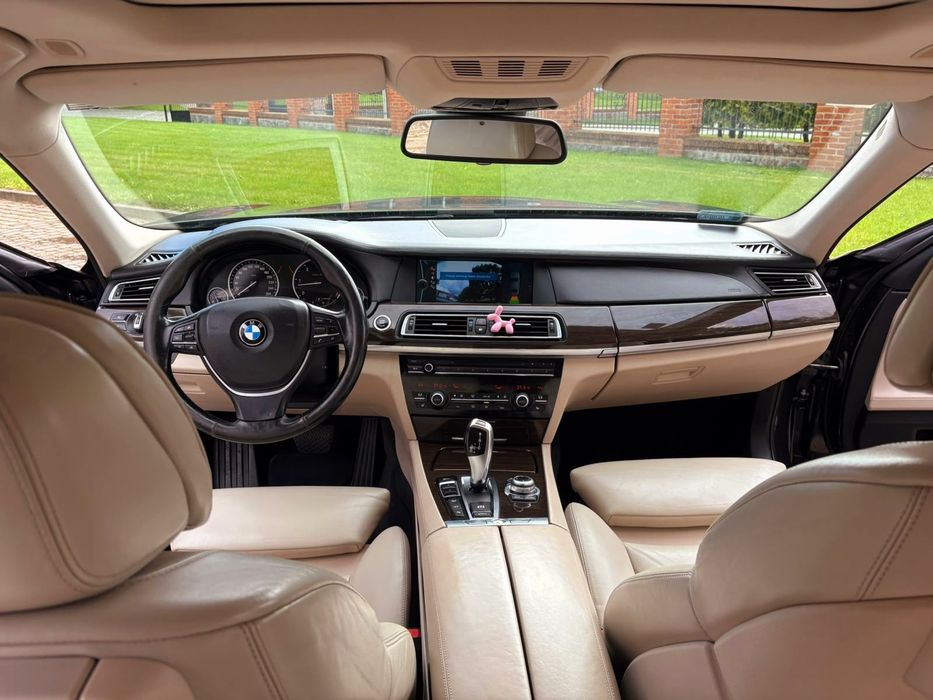 BMW 740 3.0D 303KM | PREMIUM | Bogate Wyposażenie | Bez Wkładu