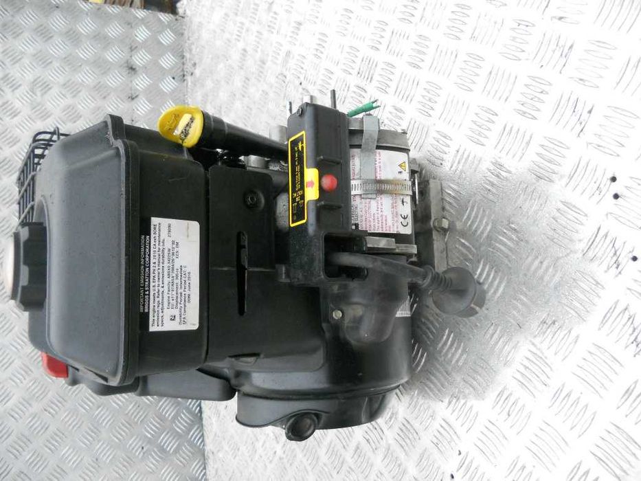 Briggs & Stratton Kompletny Silnik rozrusznik  305 cm na czesci