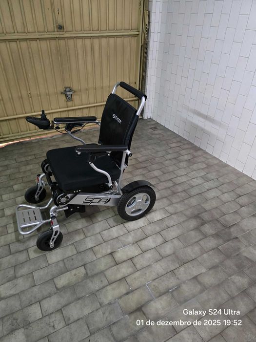 Cadeira de rodas marca TEYDER modelo SPA