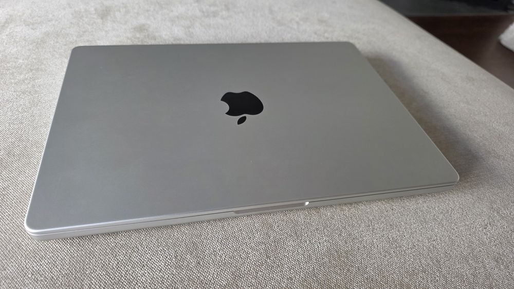 MacBook Pro M5 16/512 14"