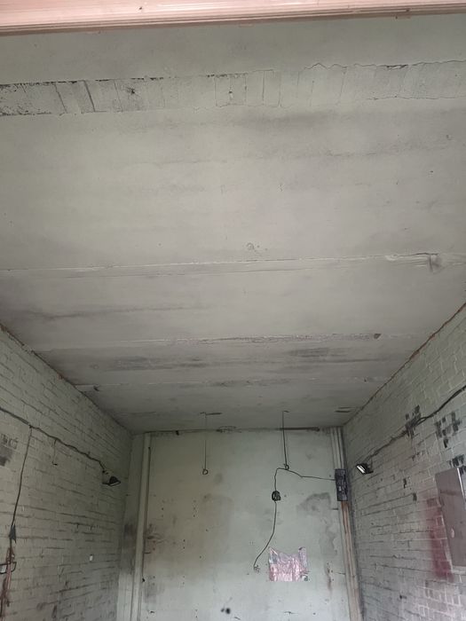 Продам три гаражі разом вул. Сухоярська. 200 м.кв. Під СТО, виробництво