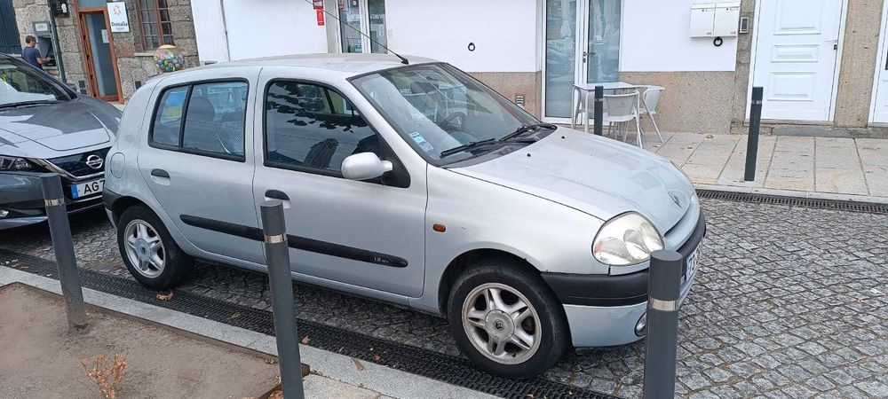 Rensult Clio usado 2001