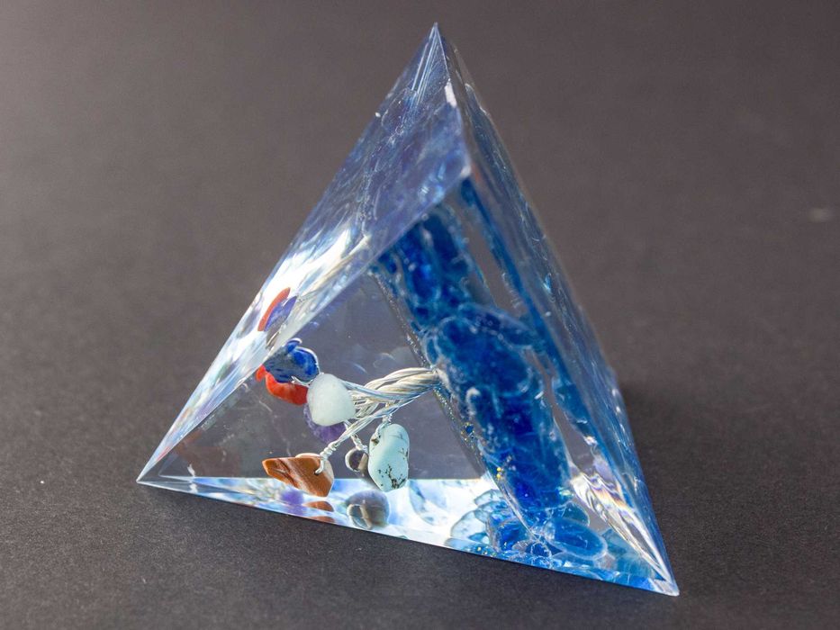 Piramida Orgonitowa Koral Tygrysie Oko Ametyst Lazuryt Turkus 6cm