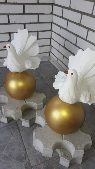 Голуб із бетона для прикраси саду  садові фігури  шар  бетонний