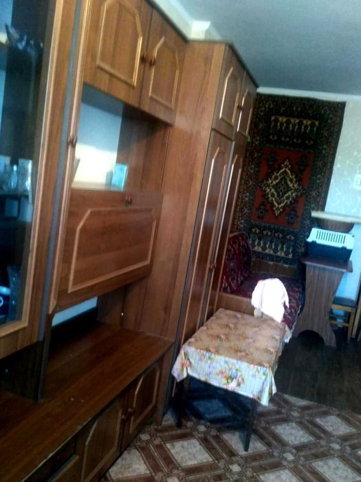 Продам комнату в коммуне в Лузановке. Хозяин.