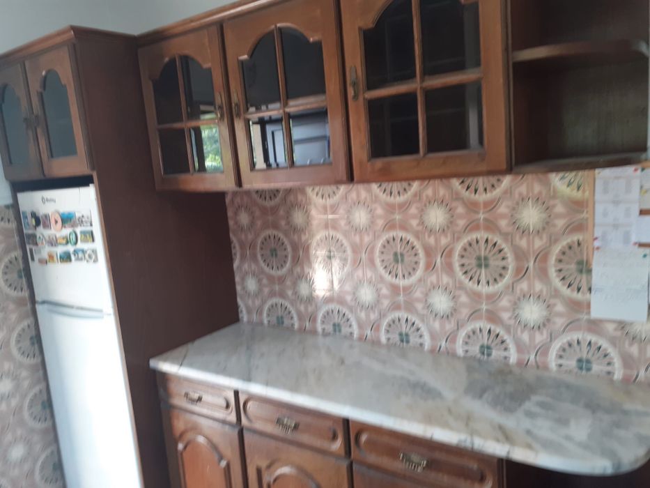 Vende-se cozinha em madeira com pedra