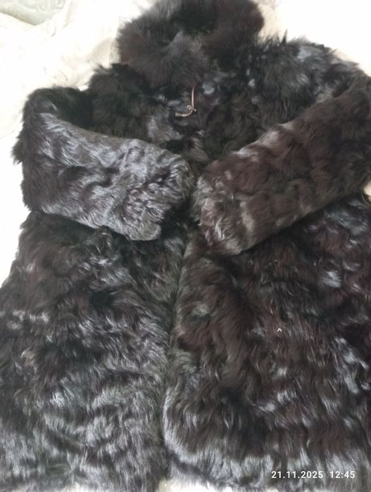 Продам шубу з натурального хутра