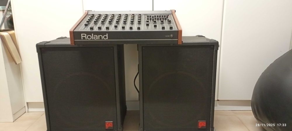 Roland PA Power Mixer + Speakers