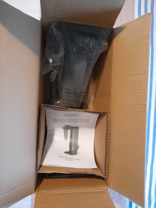 Uchwyt do komputera Digitus z mechanizmem Easy-Locking (DA-90411)