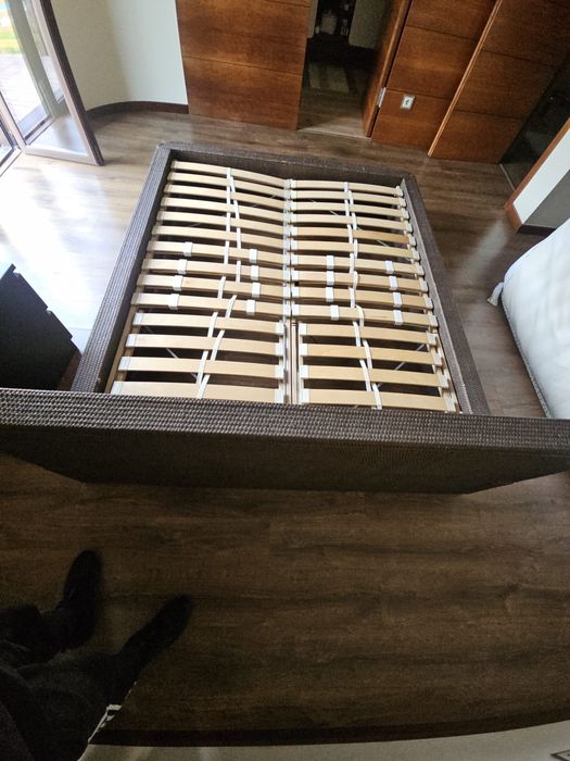 Cama de Casal Completa (estrado e colchão)