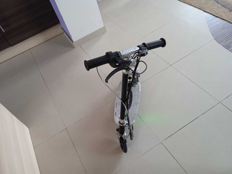 Hulajnoga elektryczna takira