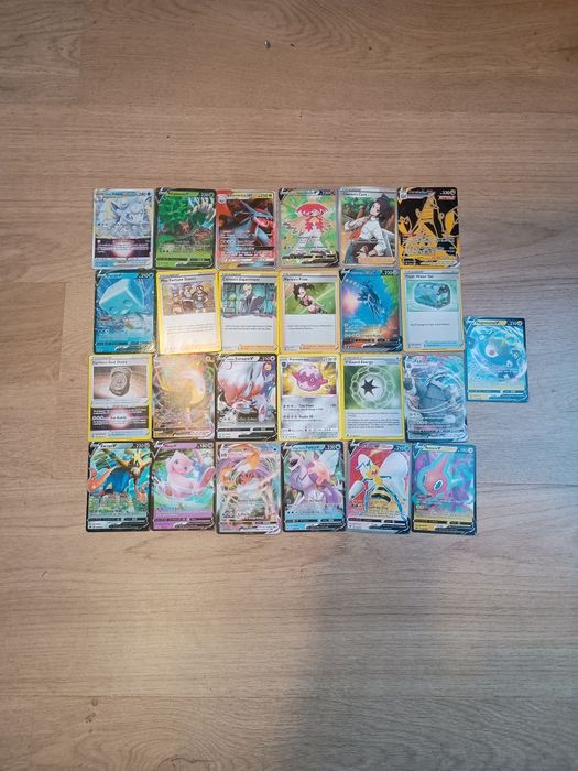 Zestaw 25 kart pokemon